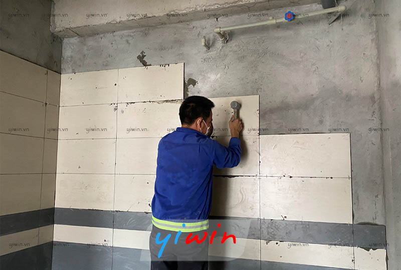Thi công ốp tường nhà vệ sinh