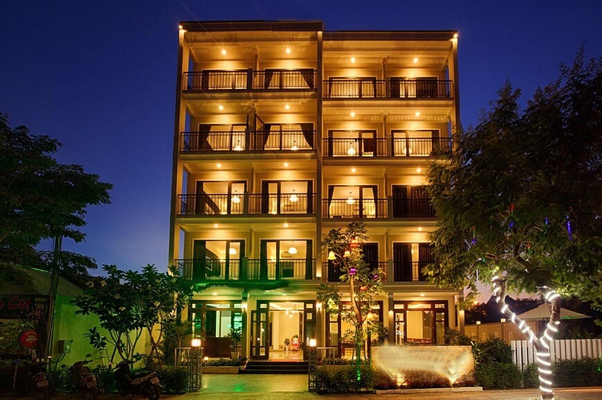 Mẫu thiết kế khách sạn 5 tầng hiện đại, sang trọng